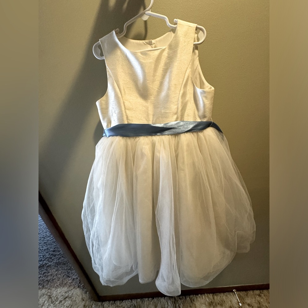 David’s Bridal Ivory Flower Girl Dress